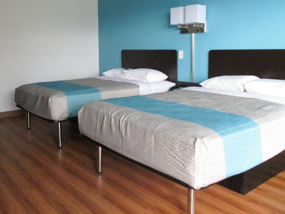 Econo Lodge Эшборо Экстерьер фото