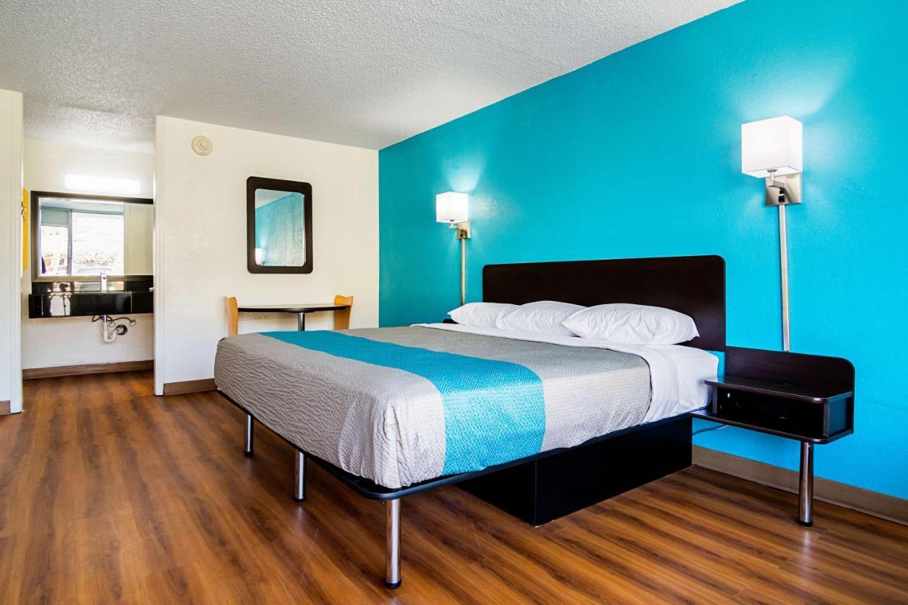 Econo Lodge Эшборо Экстерьер фото
