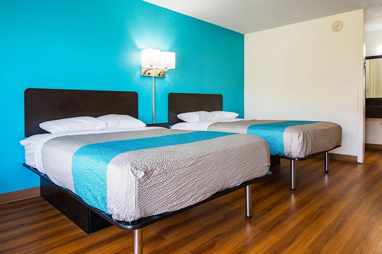 Econo Lodge Эшборо Экстерьер фото