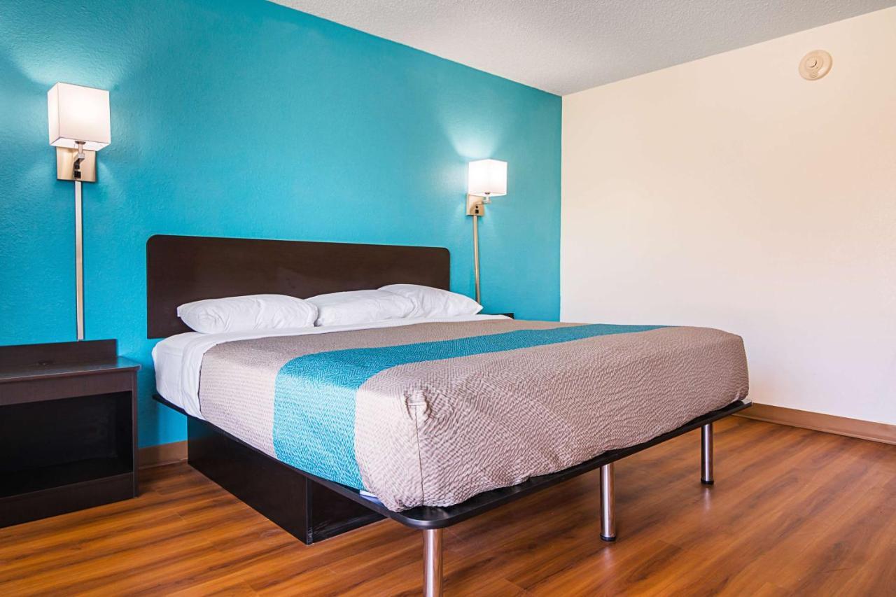 Econo Lodge Эшборо Экстерьер фото
