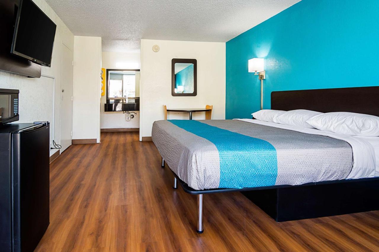 Econo Lodge Эшборо Экстерьер фото